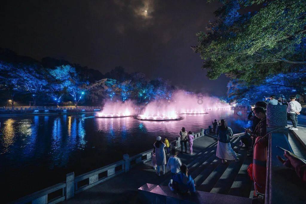 逃出平静乡村